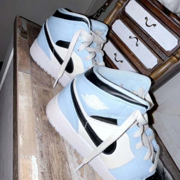 Jordan 1 mid ice blue - Picture 2 of 2